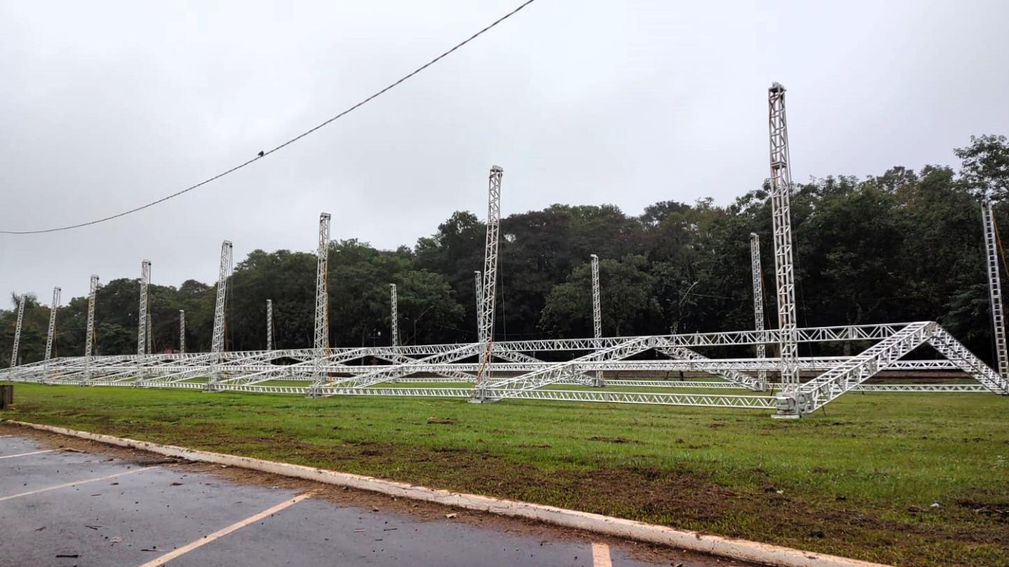 Começa a montagem da estrutura para a Expo Santa Helena 2024