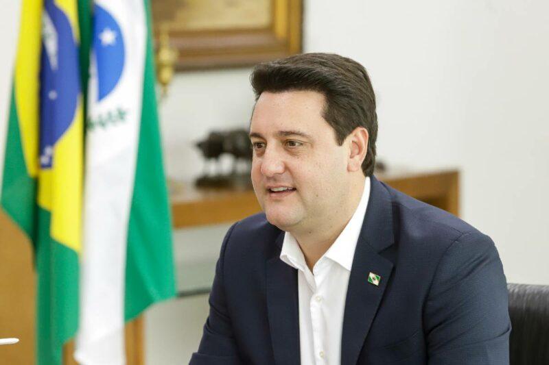 Governador assina decreto de nomeação de 1.106 professores para rede estadual