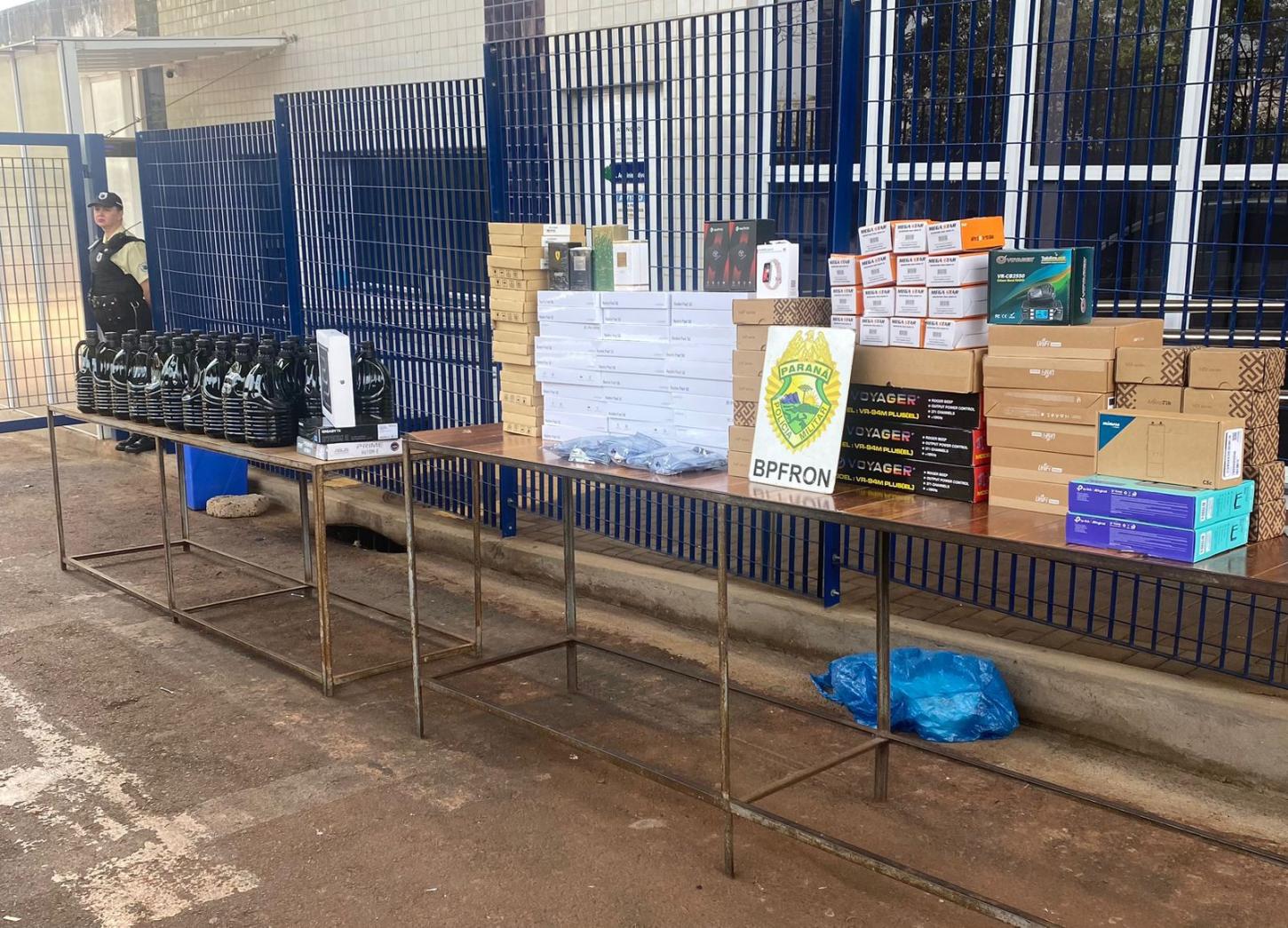 BPFRON prende contrabandistas transportando eletrônicos e óleo vegetal