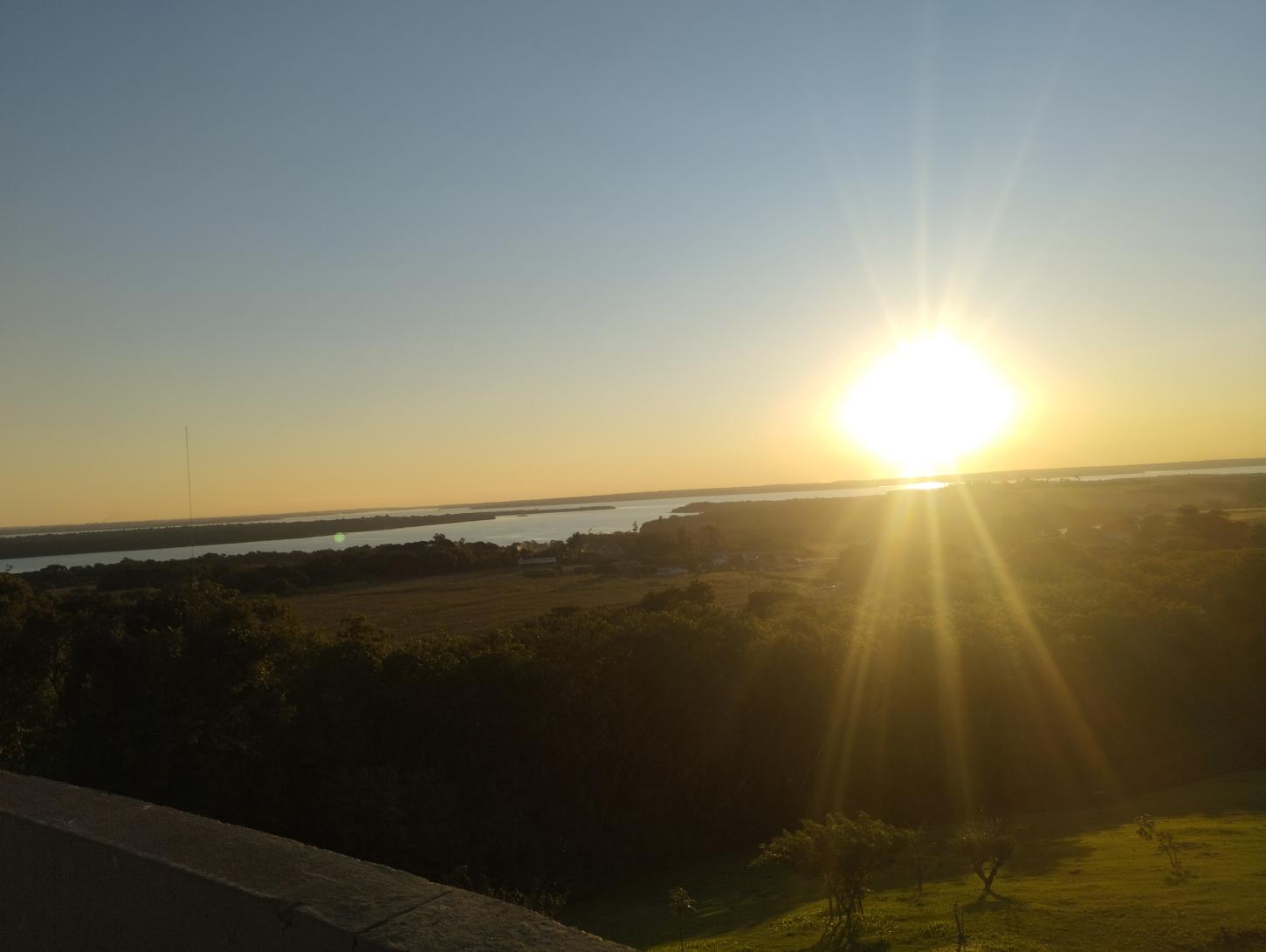 Calor predomina na região nesta quarta-feira (21)