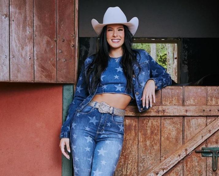 Ana Castela comemora indicação ao Grammy Latino