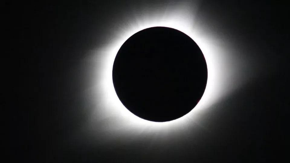 Eclipse do Sol poderá ser visto em em Santa Helena e região na quarta-feira (2)