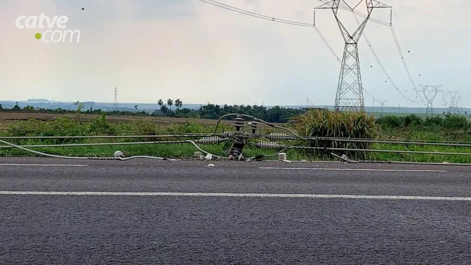 Copel estima queda de 150 postes no Oeste durante temporal