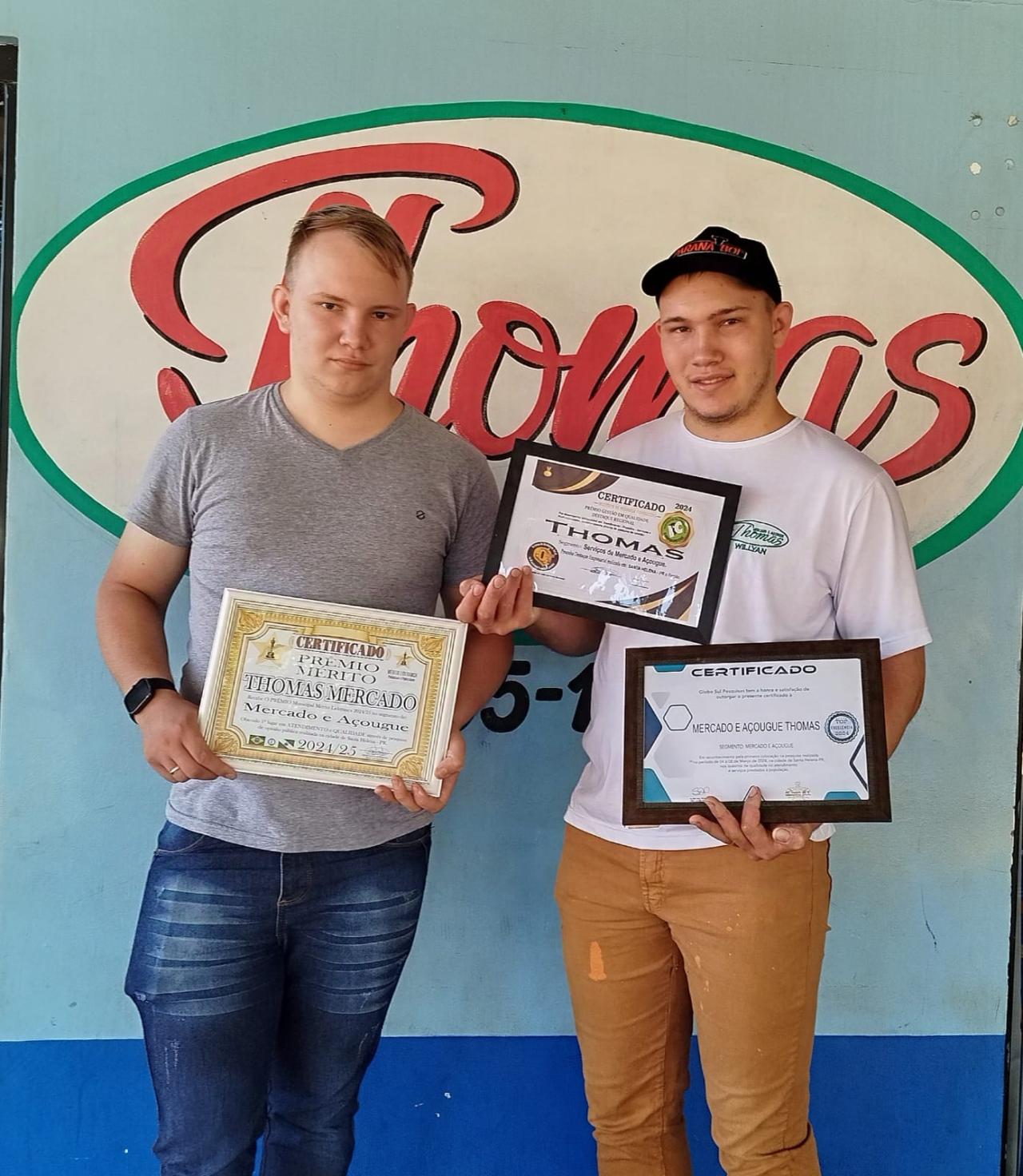 MERCADO E AÇOUGUE THOMAS de Santa Helena comemora conquista de mais três prêmios que certificam a qualidade das empresas