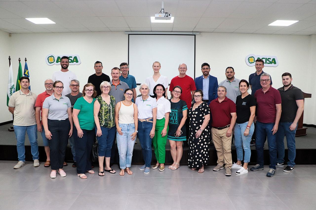 Acisa e Caciopar reúnem setor industrial de Santa Helena em palestra sobre planejamento tributário