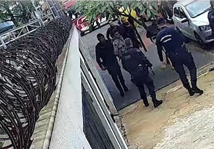 Pai é preso bebendo em bar após matar a filha de 3 anos