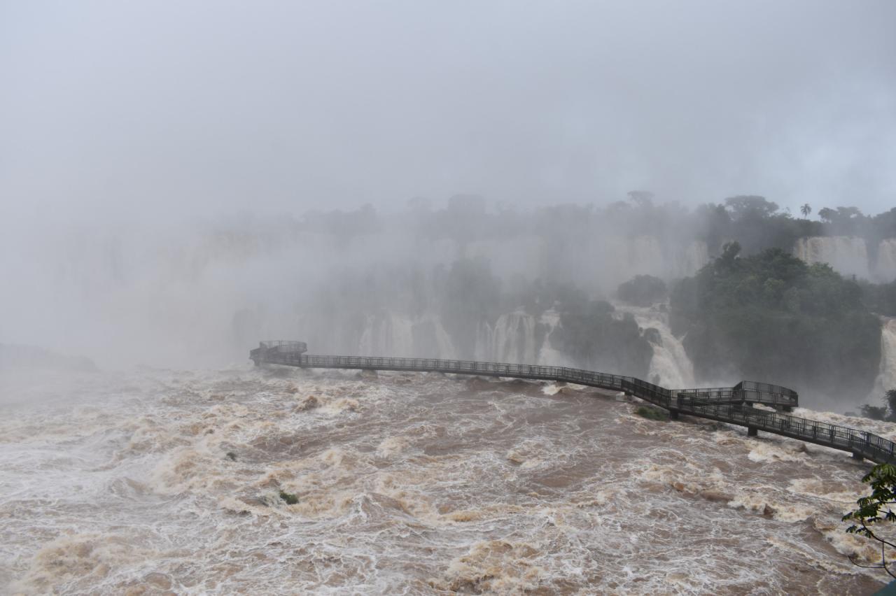 Passarela das Cataratas é temporariamente fechada