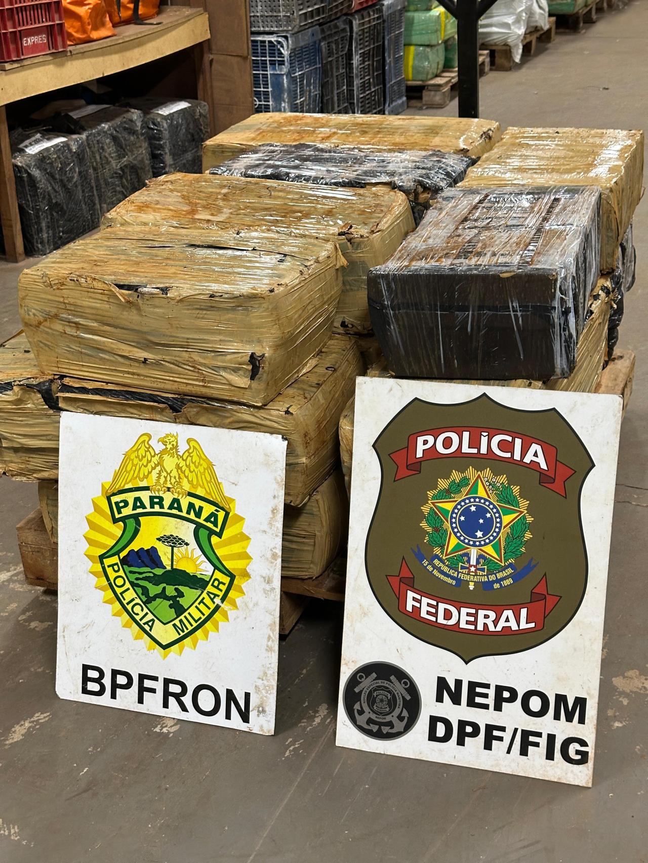 Embarcação com meia tonelada de maconha é apreendida em Santa Helena