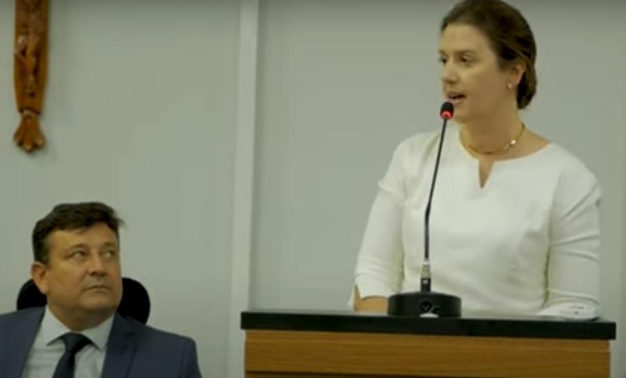 Fabrícia Bedendo pede afastamento do concurso público para dedicar-se ao cargo de vice-prefeita de Santa Helena