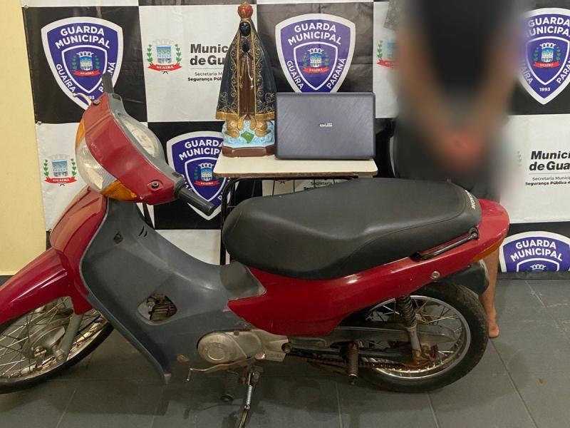 Foragido da Justiça é preso com imagem de santa e moto furtadas na região