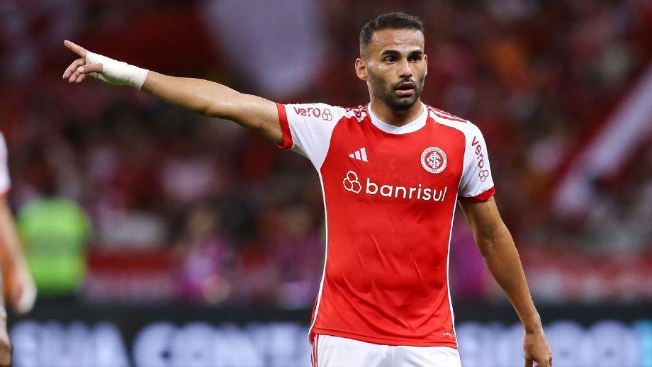 Inter faz contraproposta ao Santos para ceder Thiago Maia