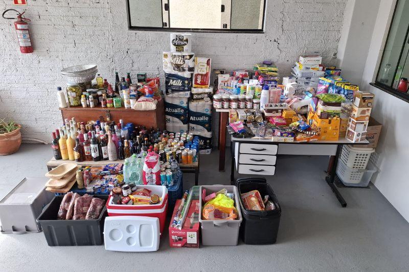 Mulher furta carrinho de compras e é presa com R$10 mil em produtos