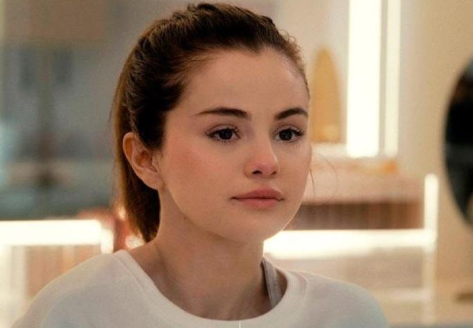 Senador americano ameaça deportar Selena Gomez após vídeo pró-imigrantes