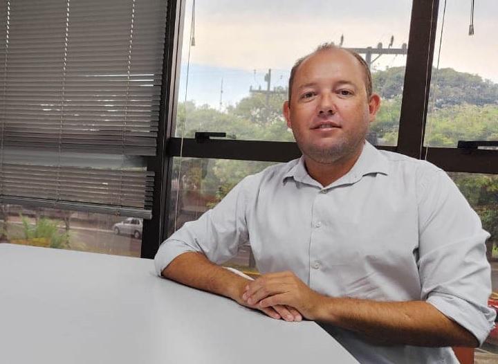 Vereador inicia mandato estreitando laços com Executivo