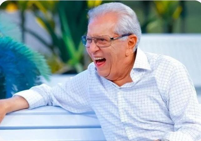 Aos 88 anos, Carlos Alberto de Nóbrega é internado