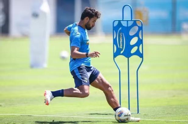 Grêmio acerta a venda do volante Pepê para o Vitória