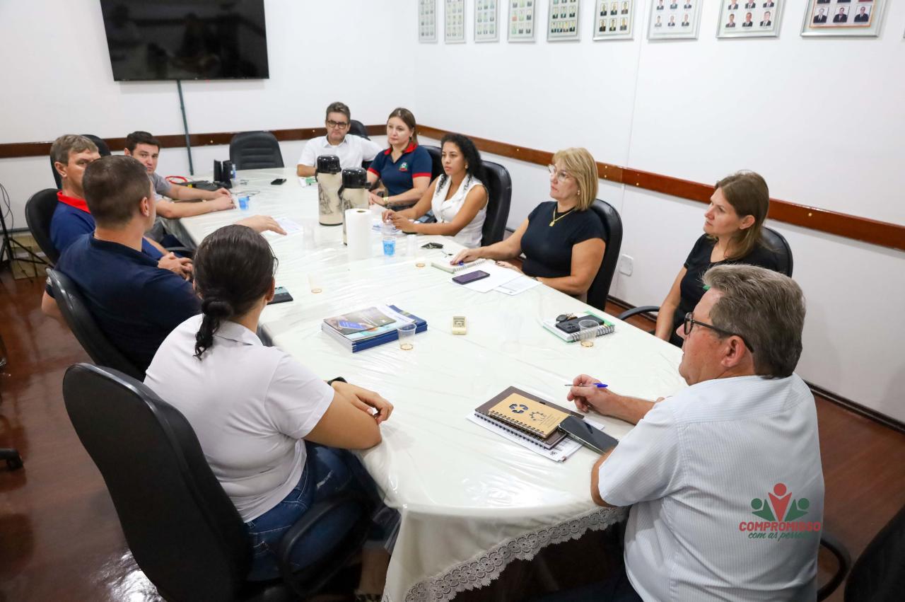 Representantes do Senac de Medianeira apresentam opções de capacitação profissional em Missal