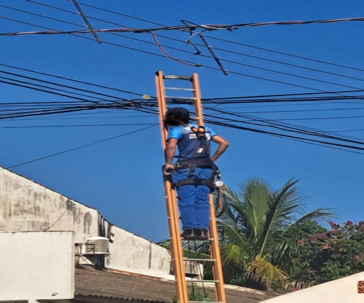 Empresa de internet faz reparo em rede após cabos provocarem acidente em Santa Helena