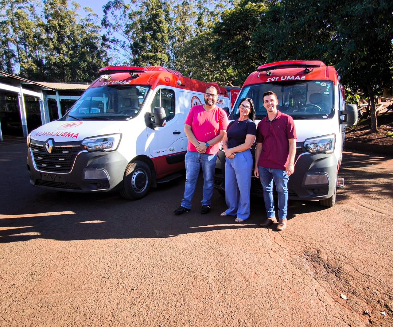 Santa Helena recebe duas novas ambulâncias para o SAMU