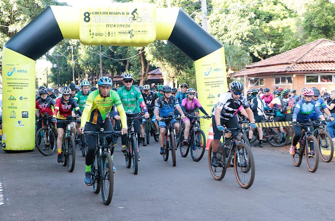 9ª etapa do 8° Circuito Regional de Cicloturismo reúne ciclistas da região em Santa Helena