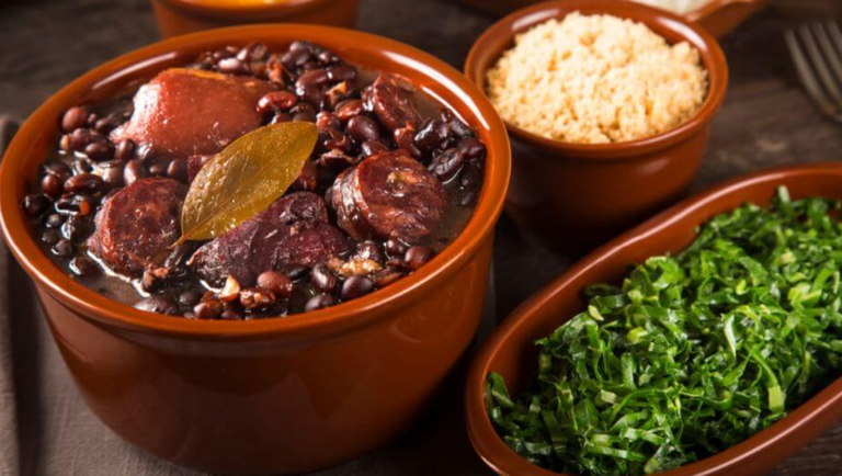Feijoada diferente: mulher é presa após cozinhar órgão genital do marido com feijão e comer