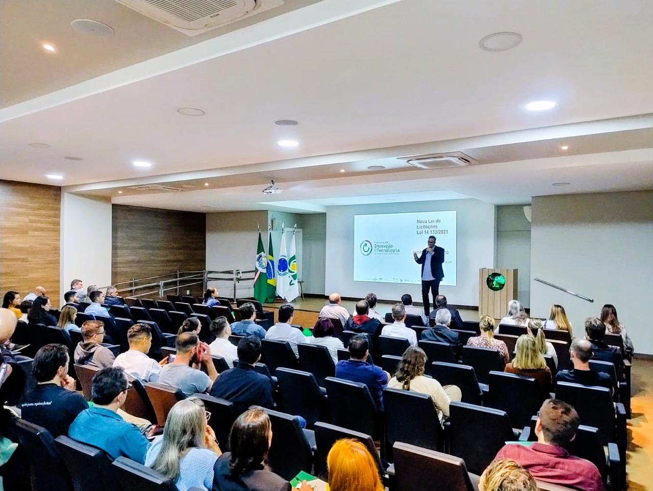 Micro 01 levanta questões jurídicas em compras públicas e fortalecimento do comércio regional