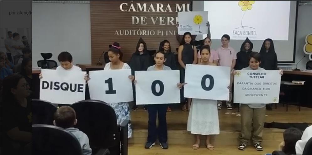 Santa Helena mobiliza rede de proteção no Maio Laranja com teatro e reflexão sobre combate ao abuso infantil