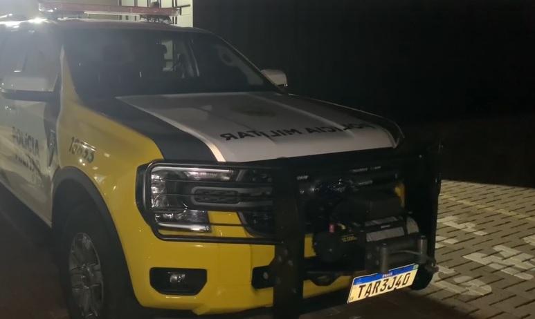 Vítima de violência doméstica pede socorro em igreja e agressor morde fiel que tentou conter a agressão