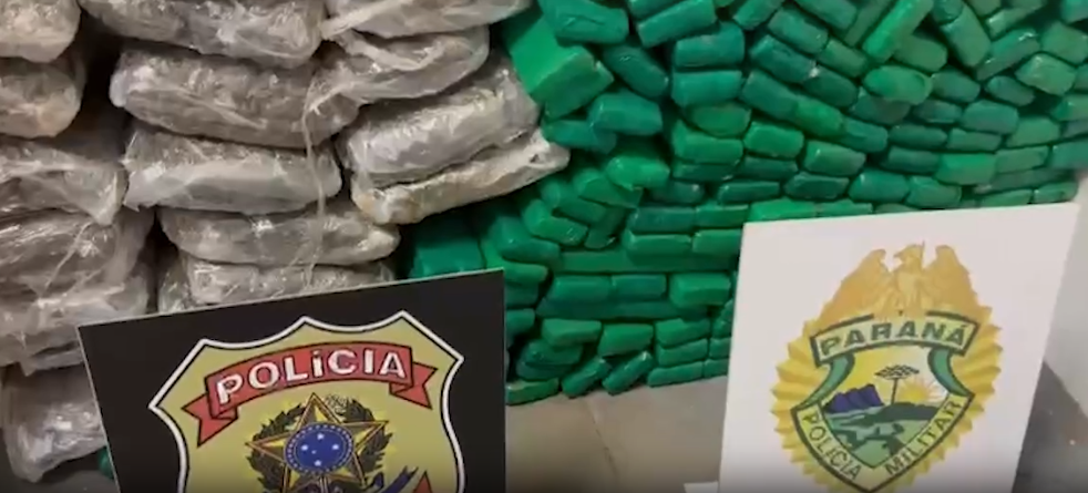 BMW é interceptada com 155 kg de maconha na região.