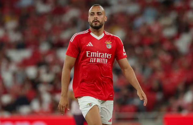 Botafogo negocia com Arthur Cabral para o lugar de Igor Jesus