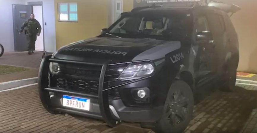 Casal é detido com maconha e vinhos contrabandeados na região