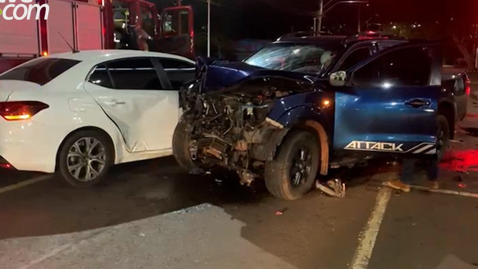 Gravíssimo acidente envolvendo três carros e viatura da Polícia Federal é registrado na região