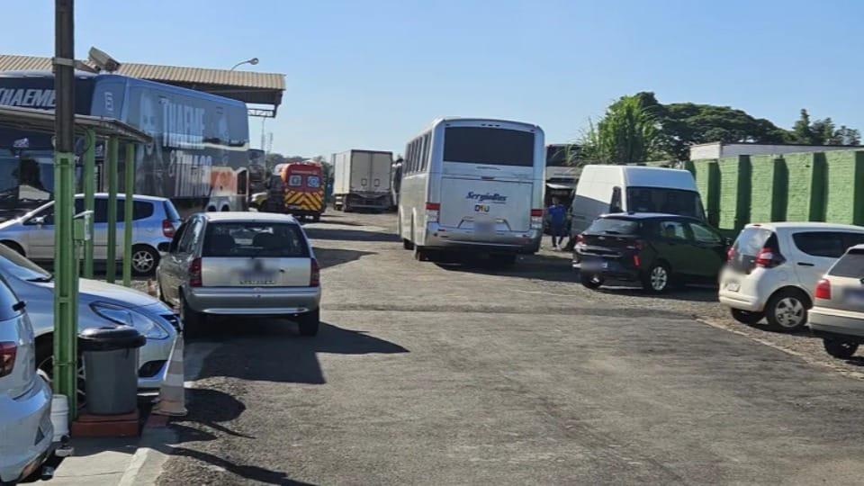 Mecânico morre esmagado por ônibus na região