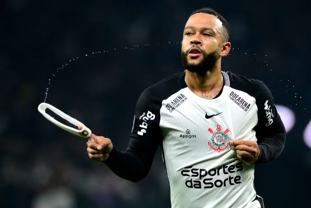 Memphis notifica Corinthians sobre dívida e avisa que pode deixar de cumprir obrigações