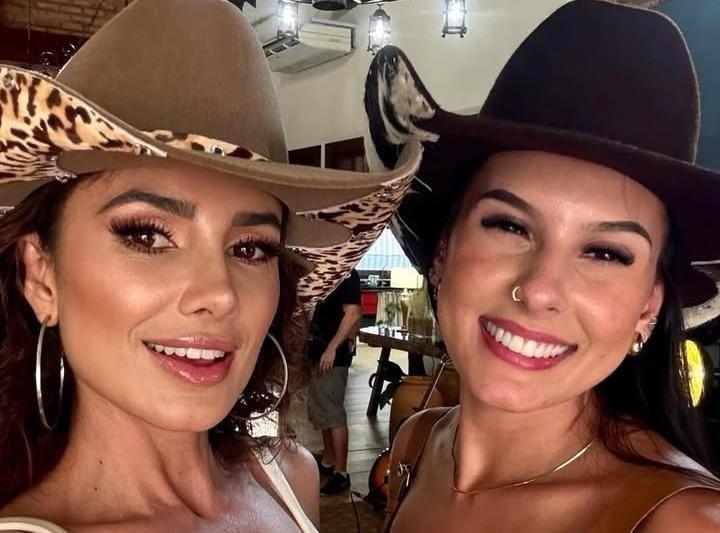 Paula Fernandes voltou a usar chapéu por causa de Ana Castela