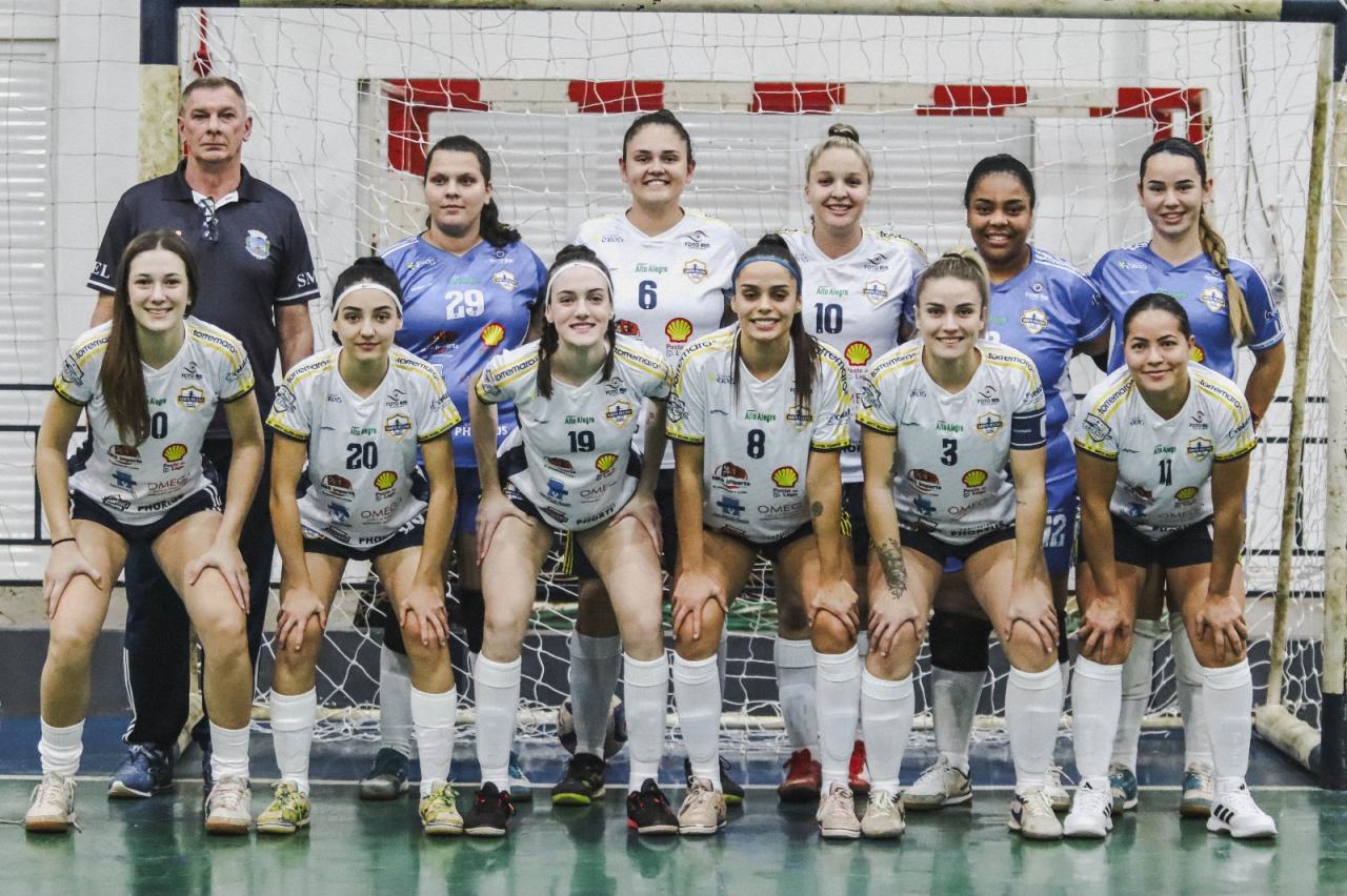 Santa Helena avança na Copa AMOP de Futsal Feminino