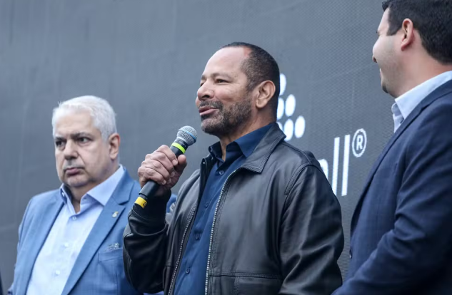 Todo-poderoso Neymar pai: empresário dá as cartas e mostra poder em decisões no Santos