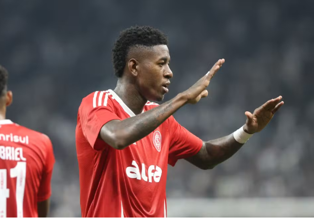 Vitão volta a ser cobiçado pela Europa e deve receber propostas após o Mundial