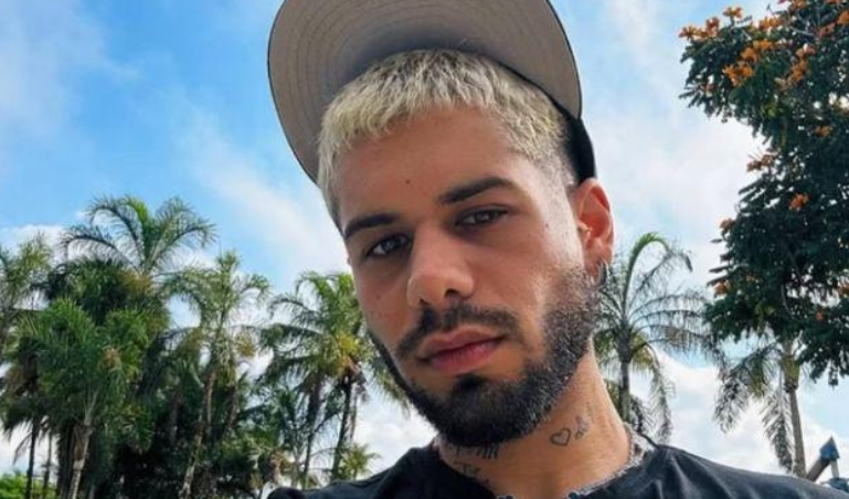 Zé Felipe volta para casa de Virginia após fim de semana com os pais