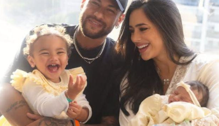 Bruna Biancardi compartilha foto com a Mel e semelhança com Neymar encanta fãs