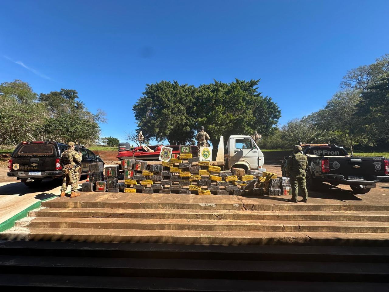 Carga de maconha e embarcação avaliados em R$ 2,5 milhões são apreendidas em Santa Helena