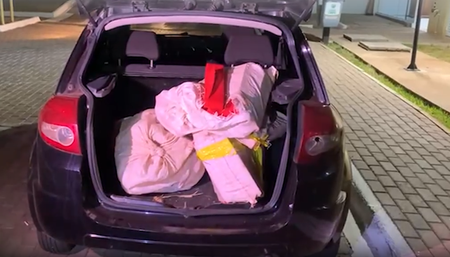 Homem é flagrado com 211 kg de maconha
