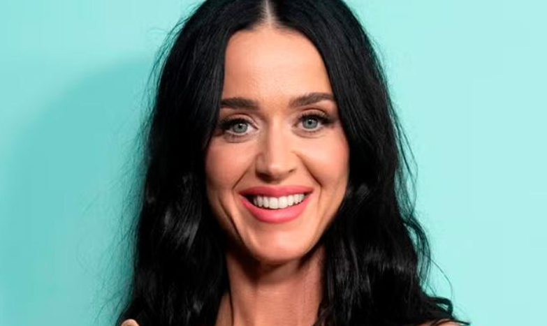 Katy Perry quase sofre acidente durante show