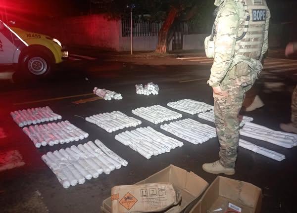 Mais de 100 casas são evacuadas e 240 kg de explosivos são apreendidos