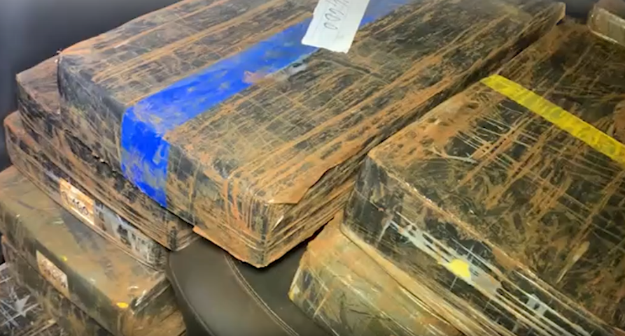 PRF apreende cerca de 450 kg de maconha no oeste do PR