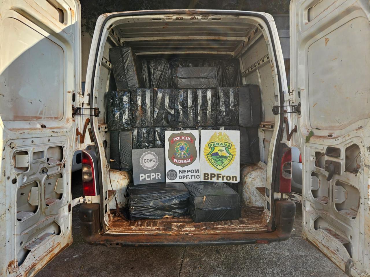 Ação conjunta resulta na apreensão de três veículos carregados com contrabando em Santa Helena