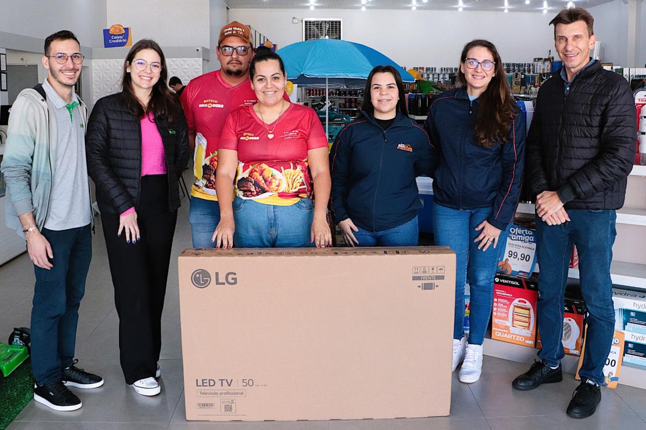 Acisa entrega prêmios do segundo sorteio da campanha “Comprar Aqui dá Sorte”