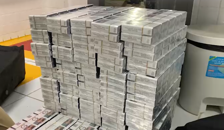 Grande apreensão de cigarros é feita em rodoviária na região