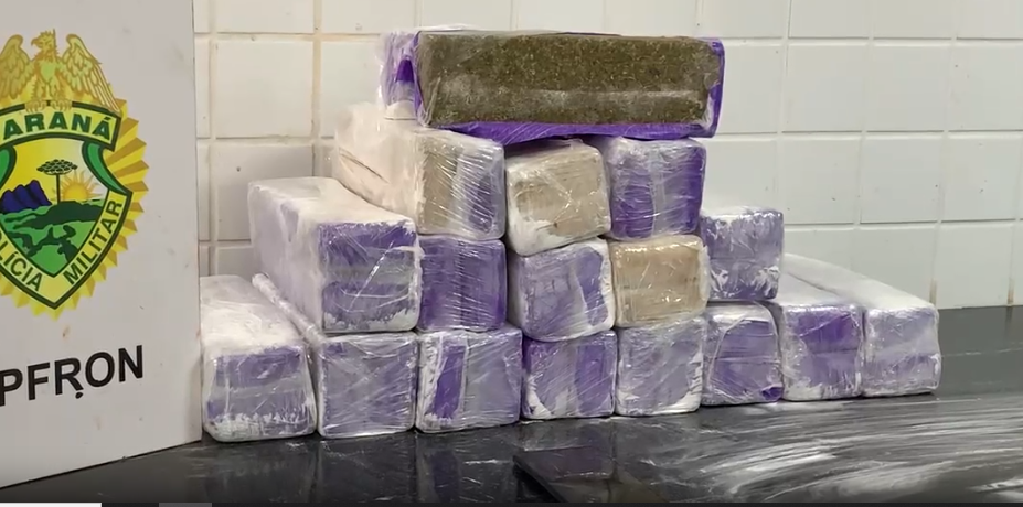 Jovem é preso com 23,3kg de maconha em ônibus