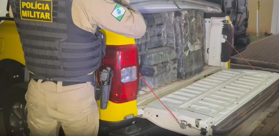 Polícia apreende 700 quilos de maconha após perseguição